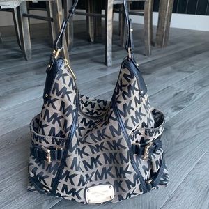 Michael Kors handbag / purse